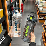 QLEENA SUPER - Erstklassige Trinkflasche perfekt für Unterwegs (1500/2000ml)