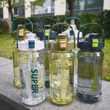 QLEENA SUPER - Erstklassige Trinkflasche perfekt für Unterwegs (1500/2000ml)